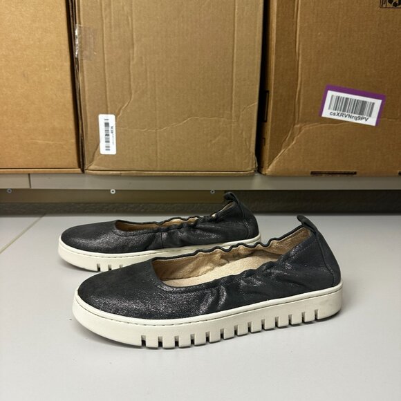 Vionic Uptown Ballet Slip on shoe - sparkly grey - size 9 - Picture 3 of 6